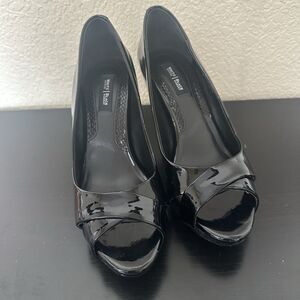 White House Black Market Women's 7.5 High‎ Heels Black Peep Toe Patent Leather